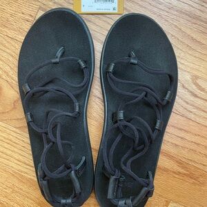 Teva Voya Infinity Sandals - Black - Size 8 - New, only worn once